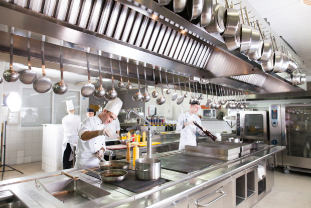 Why Restaurants Should Collaborate with a Long-Term Commercial Equipment Supplier