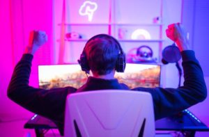 What Makes Online Gaming So Popular Today