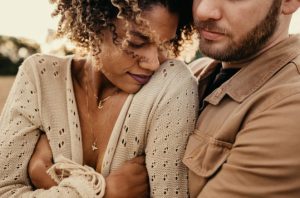 How Anxious Attachment Style Shows Up in Dating?
